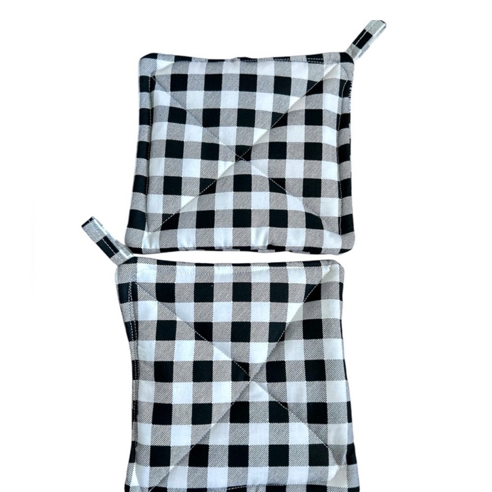 Hand Crafted Black and White Buffalo Plaid Pot Holders Fabric Hot Mat Trivet